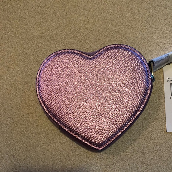 Coach NWT CP479 Metallic Lilac Heart Wristlet - Picture 2 of 3